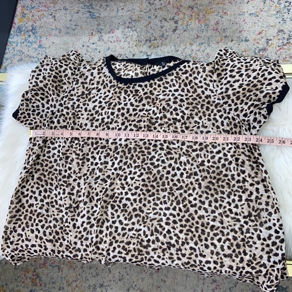 Torrid Chiffon Leopard Print sheer Top size 2 - Picture 9 of 16